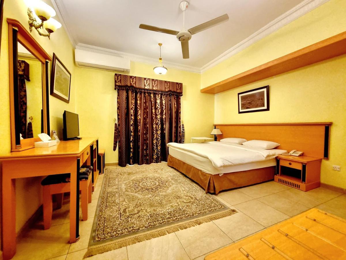 International Hotel 2*